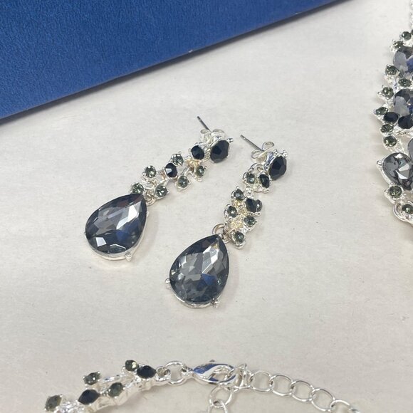 BriLove Wedding Jewelry Set Grey Crystal‎ Teardrop Silver-Tone Earrings Bracelet - Picture 3 of 12